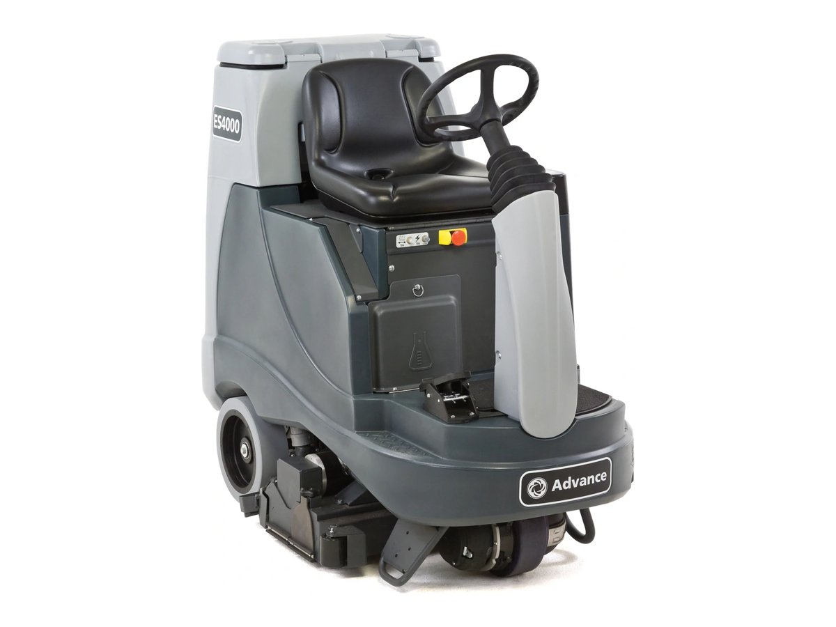 Advance ES4000 ride-on carpet extractor, front right view