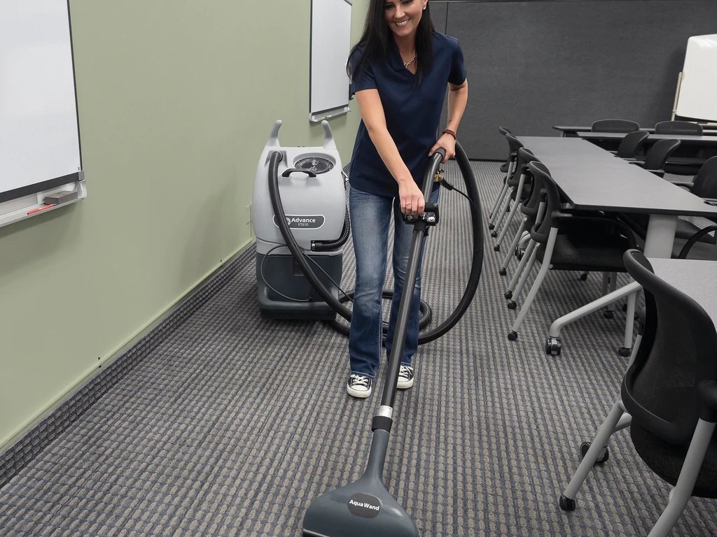 Advance ET610 extracting carpet in a classroom